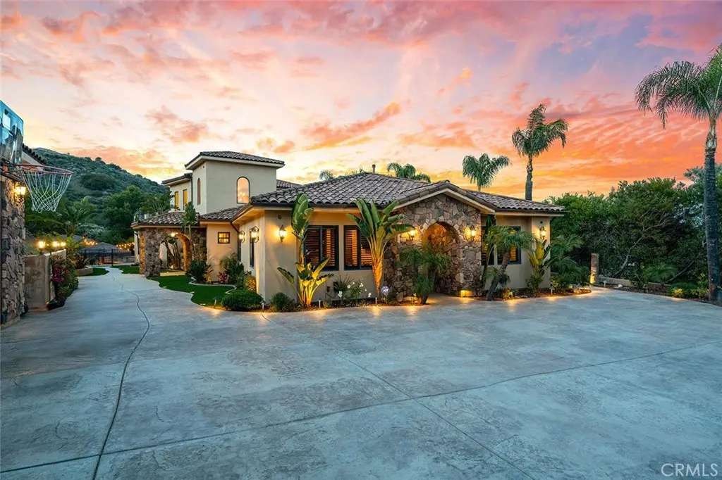 Single Family Residence for sale at 21128 Via Los Laureles, Murrieta, CA featuring 5 beds and 6 baths