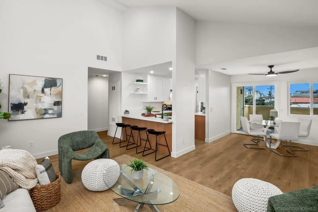Condominium for sale at 152 Evergreen Ave 4, Imperial Beach, CA featuring 2 beds and 2 baths