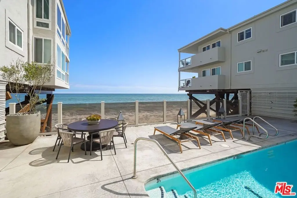 Residential Lease for rent at 22626 Pacific Coast Highway 2, Malibu, Los Angeles County, CA featuring 1 bed and 1 bath