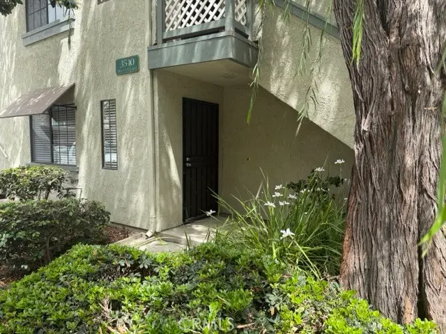 Townhouse for rent at 3510 W Sweetbay Court, Anaheim, CA featuring 1 bed and 1 bath