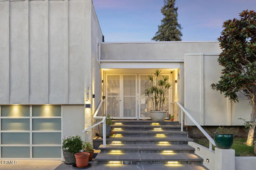 Residential Lease for rent at 143 Foxtail Drive, Santa Monica, Los Angeles County, CA featuring 4 beds and 4 baths