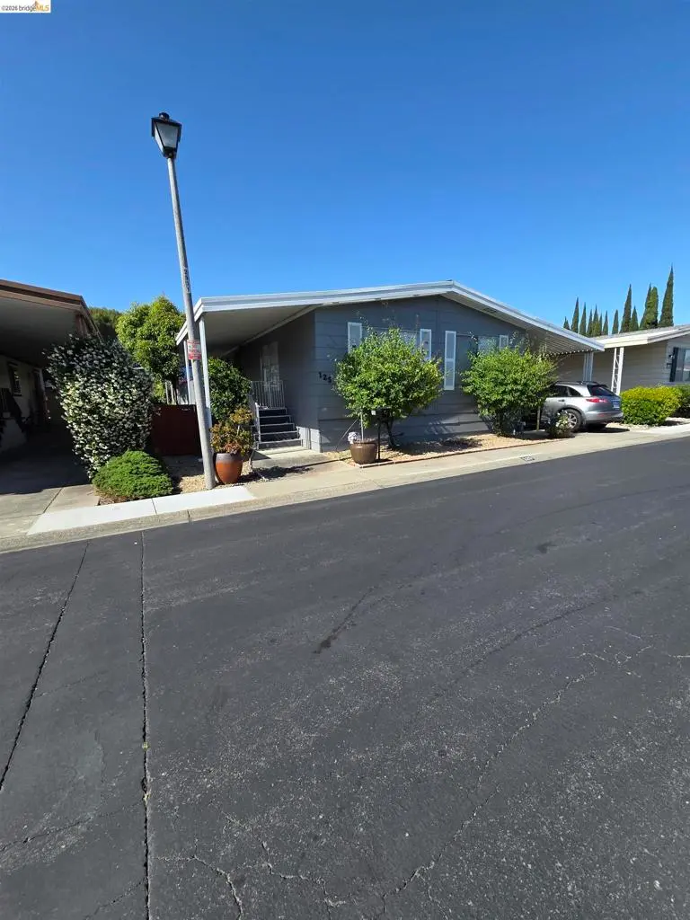 Manufactured In Park for sale at 125 Paulette Way, Antioch, CA featuring 2 beds and 2 baths