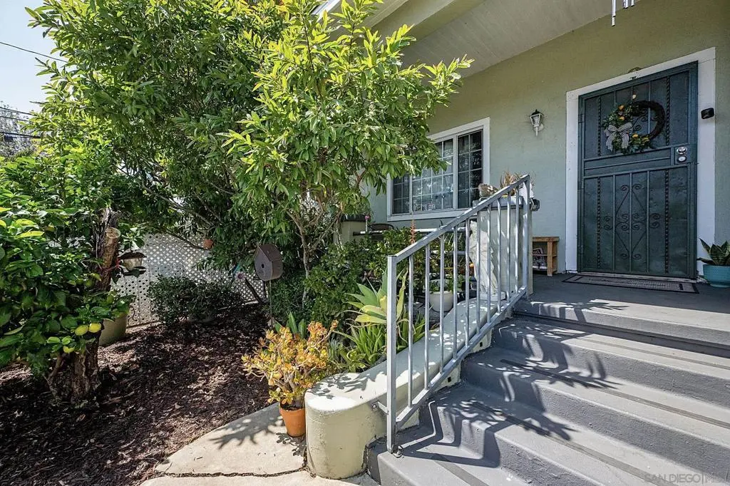 Single Family Residence for sale at 2607 Darwin, Los Angeles, CA featuring 7 beds and 3 baths