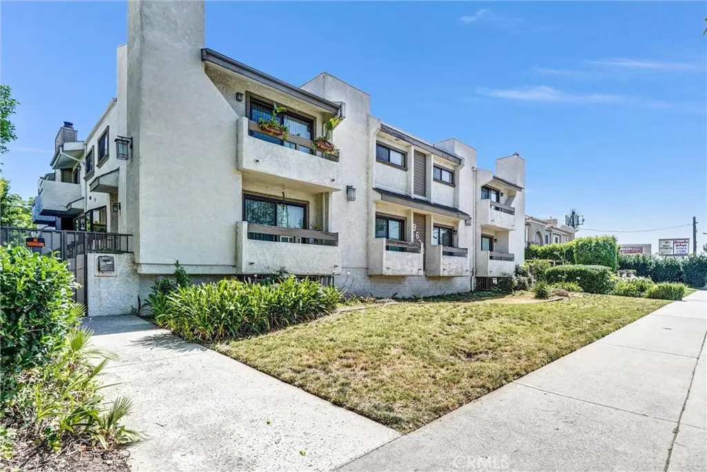 19620 Sherman Way 1, Reseda, CA — listing photo 1