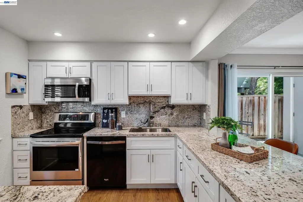 Condominium for sale at 408 Old Orchard Ct, Danville, CA featuring 2 beds and 3 baths