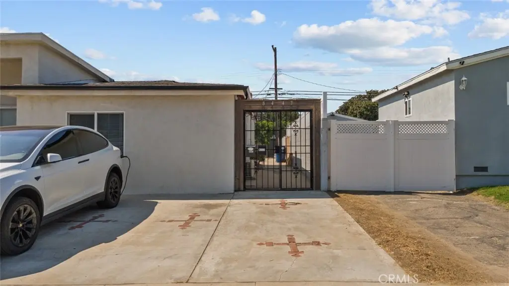 8447 Colbath Avenue, Panorama City, CA — listing photo 1