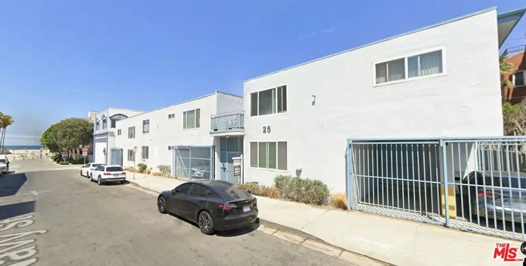 25 Navy Street 4, Venice, CA — listing photo 1