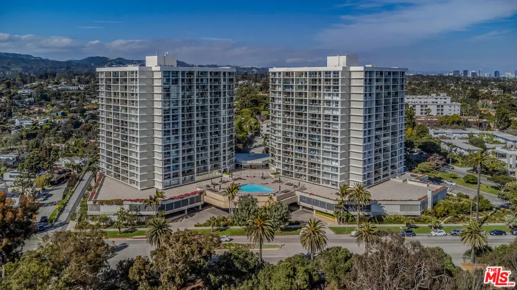 Residential Lease for rent at 201 Ocean Avenue 909B, Santa Monica, Los Angeles County, CA featuring 2 beds and 3 baths