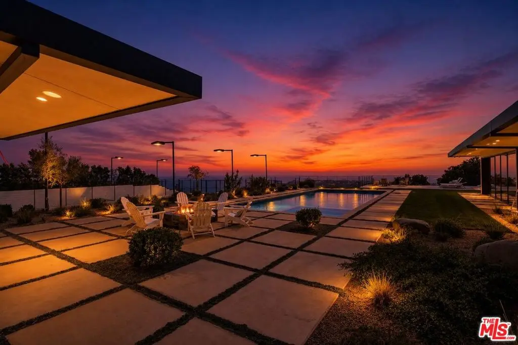 Residential Lease for rent at 5837 Murphy Way, Malibu, Los Angeles County, CA featuring 5 beds and 7 baths
