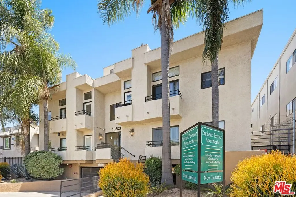 18620 Burbank Boulevard, Tarzana, CA — listing photo 1