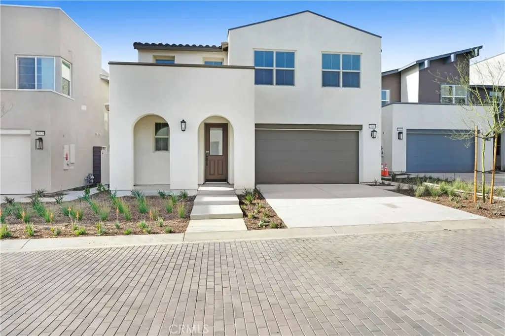 15940 Caterpillar Drive, Fontana, CA — listing photo 1