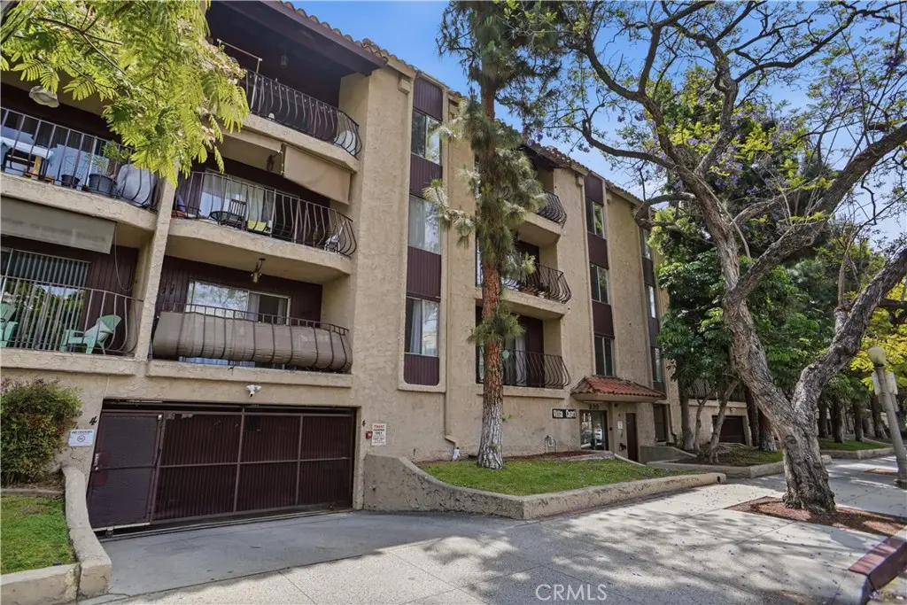 Condominium for sale at 330 N Jackson 116, Glendale, CA featuring 2 beds and 1 bath