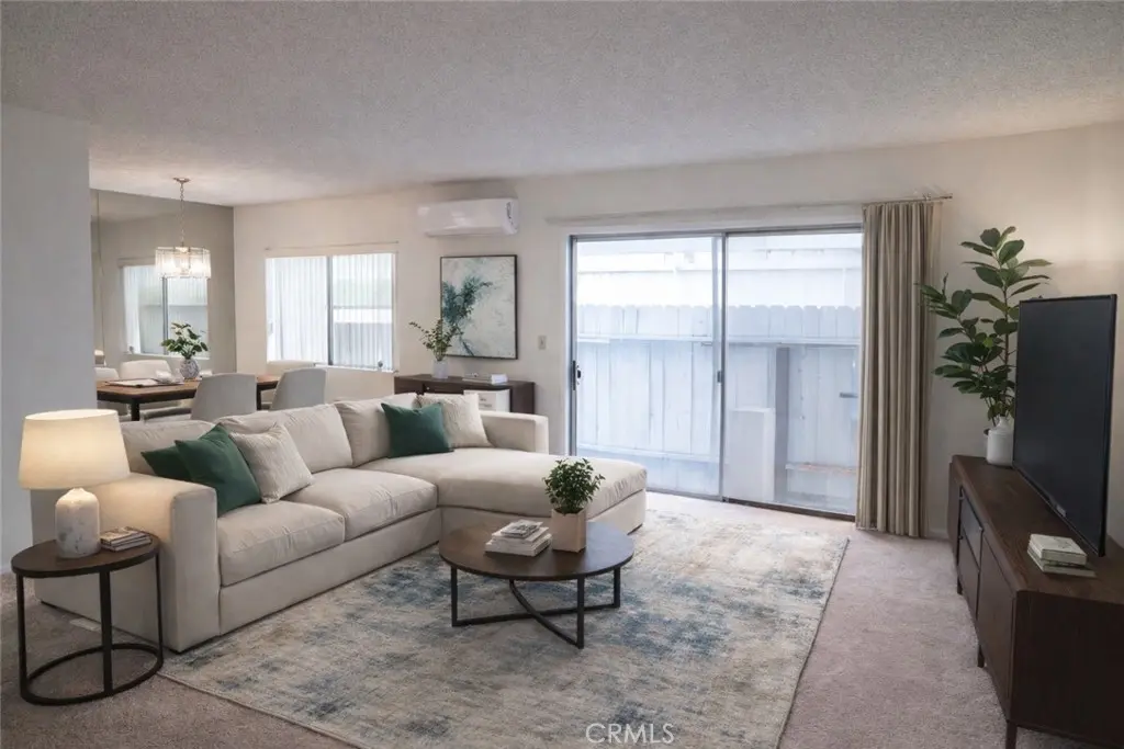 Condominium for sale at 1045 S Bedford 3, Los Angeles, CA featuring 2 beds and 2 baths