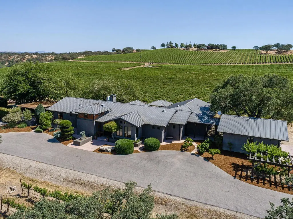 7790 Airport Road, Paso Robles, CA — listing photo 1