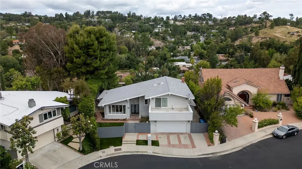 19281 Berclair Lane, Tarzana, CA — listing photo 1