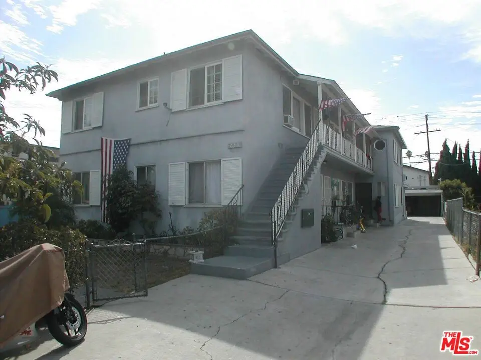 Residential Lease for rent at 833 N Kingsley Drive 5, Los Angeles, Los Angeles County, CA featuring 1 bed and 1 bath