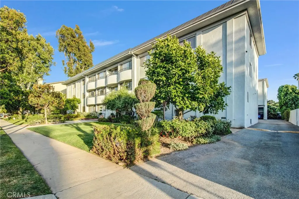 Condominium for sale at 972 E California 304, Pasadena, CA featuring 1 bed and 2 baths