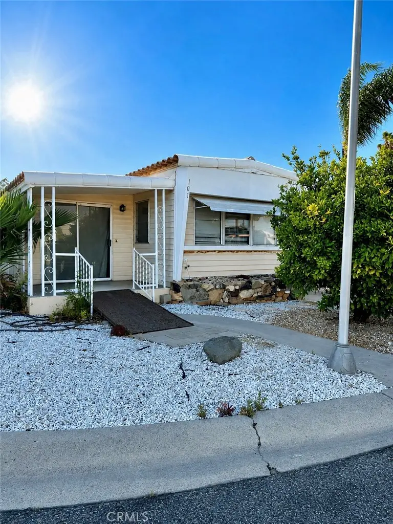Manufactured On Land for sale at 101 Santa Clara Circle, Hemet, CA featuring 2 beds and 1 bath
