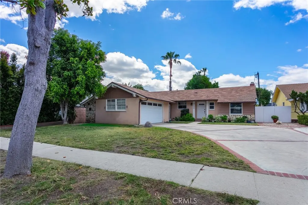 21000 Elkwood, Canoga Park, CA — listing photo 1