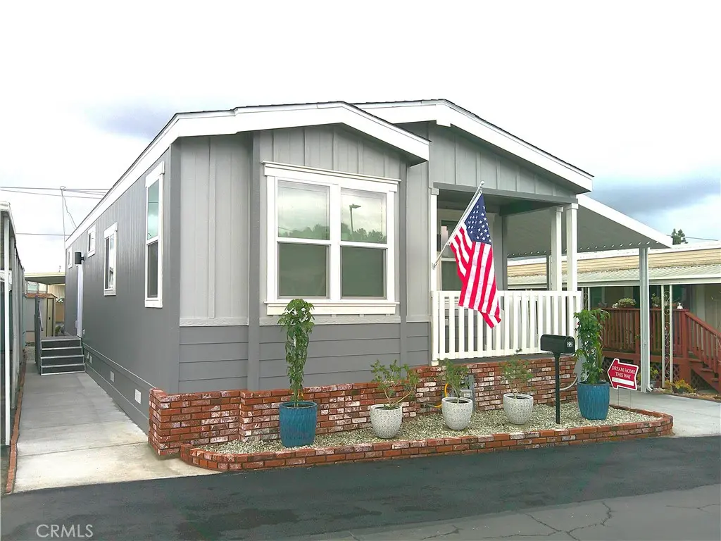 1020 BRADBOURNE Avenue 22, Duarte, CA — listing photo 1