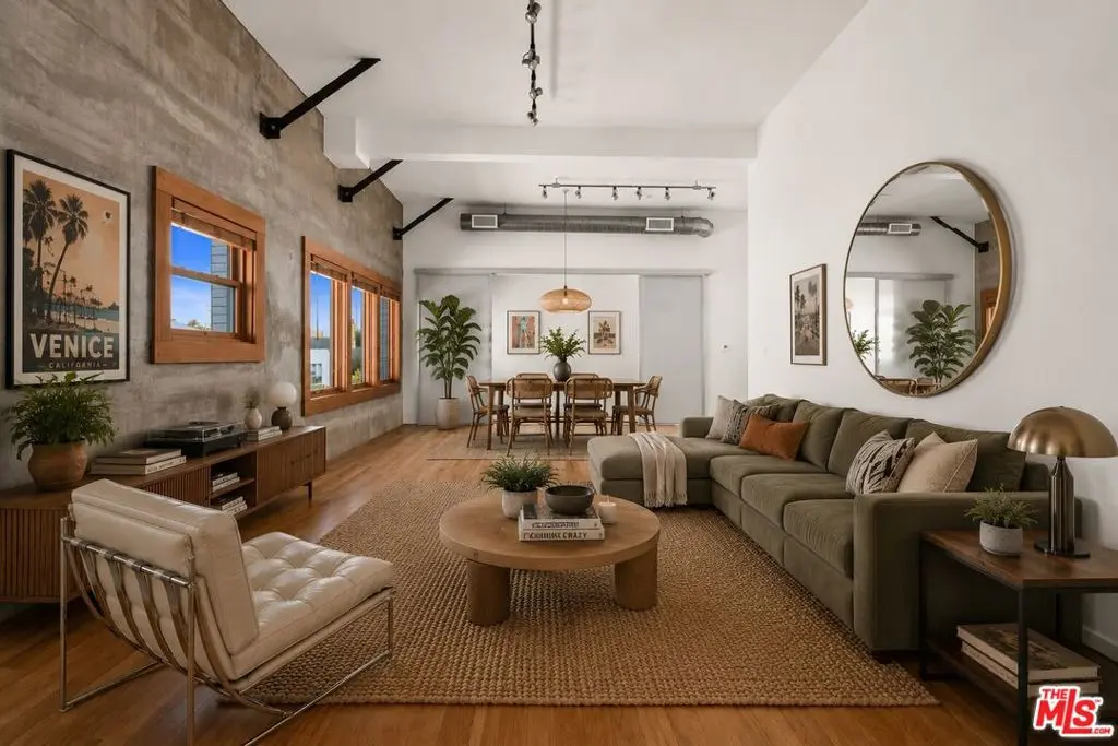 8 Brooks Avenue 13, Venice, CA — listing photo 1
