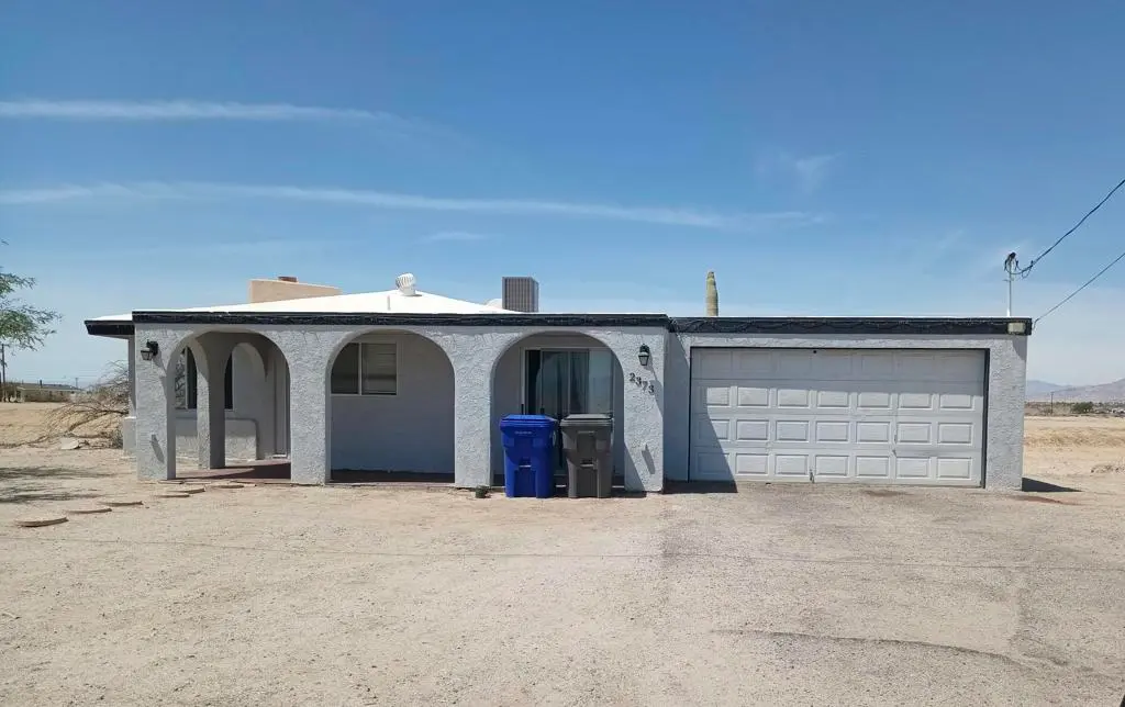 2373 Oahu Lane, Thermal, CA — listing photo 1