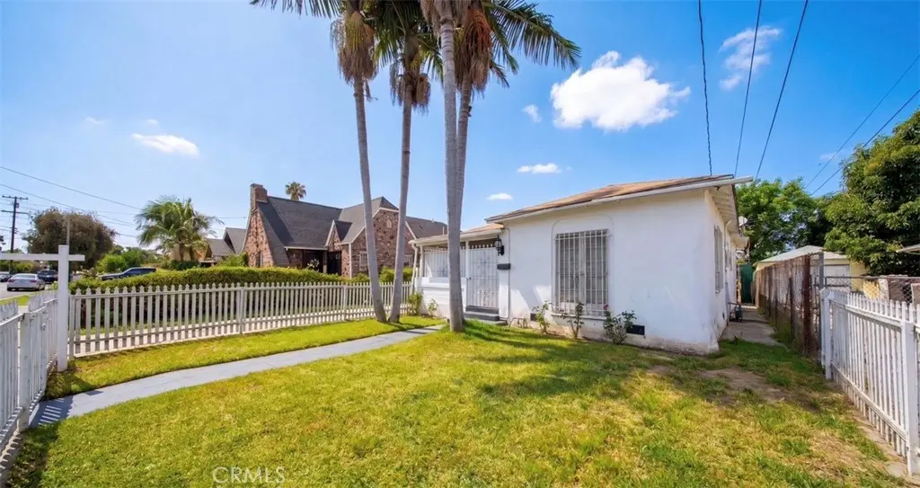 Single Family Residence for sale at 511 N Chester, Compton, CA featuring 2 beds and 1 bath