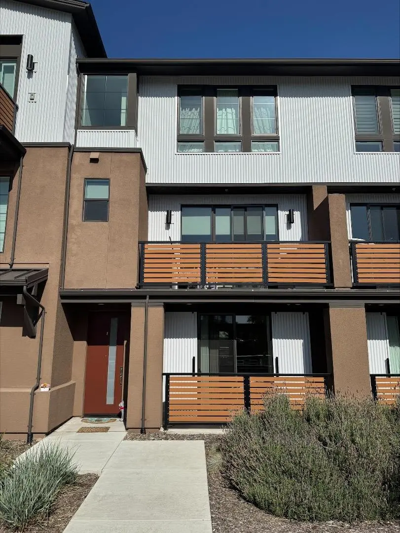 Condominium for sale at 15506 Sackett Court, Los Gatos, CA featuring 3 beds and 4 baths