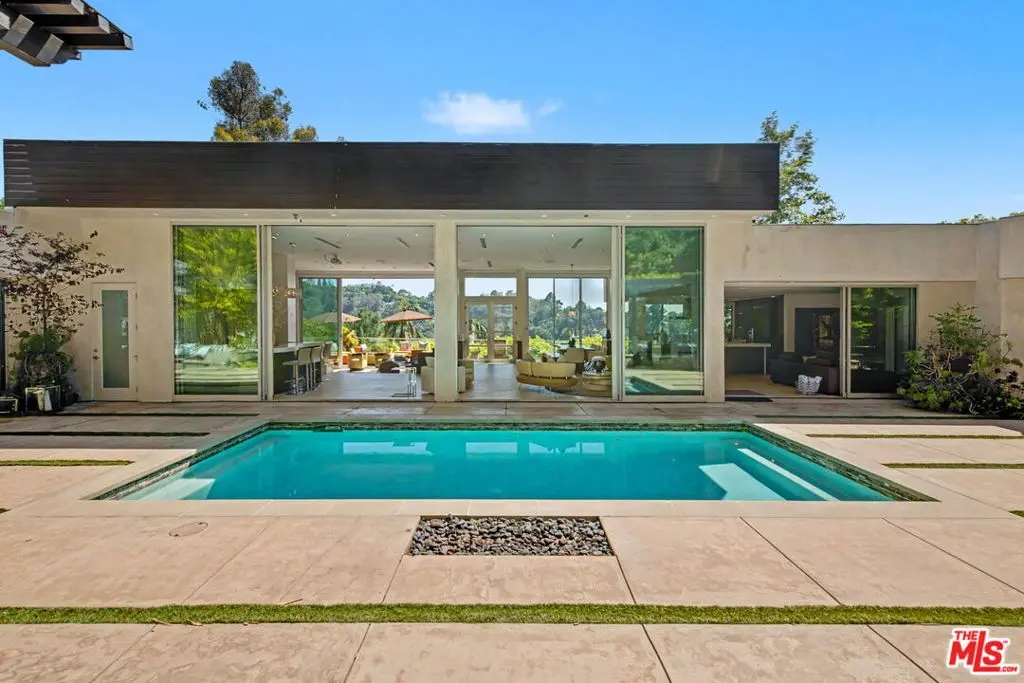 Residential Lease for rent at 2766 Ellison Drive, Beverly Hills, Los Angeles County, CA featuring 5 beds and 7 baths