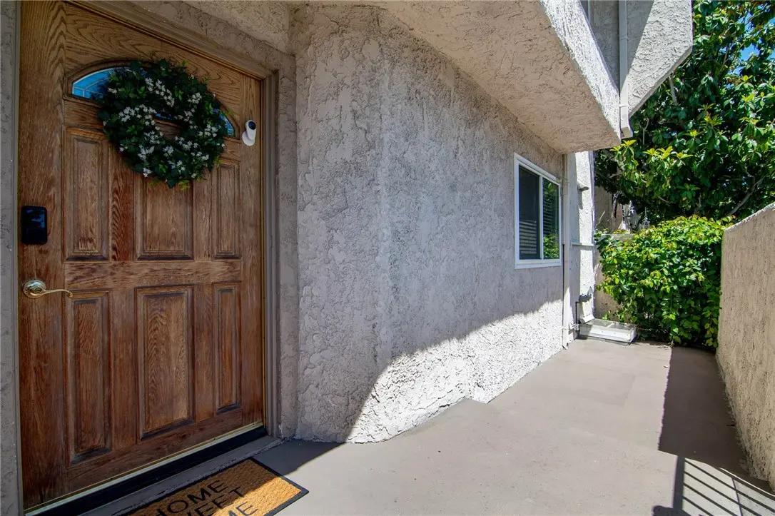 5401 Zelzah 115, Encino, CA — listing photo 1