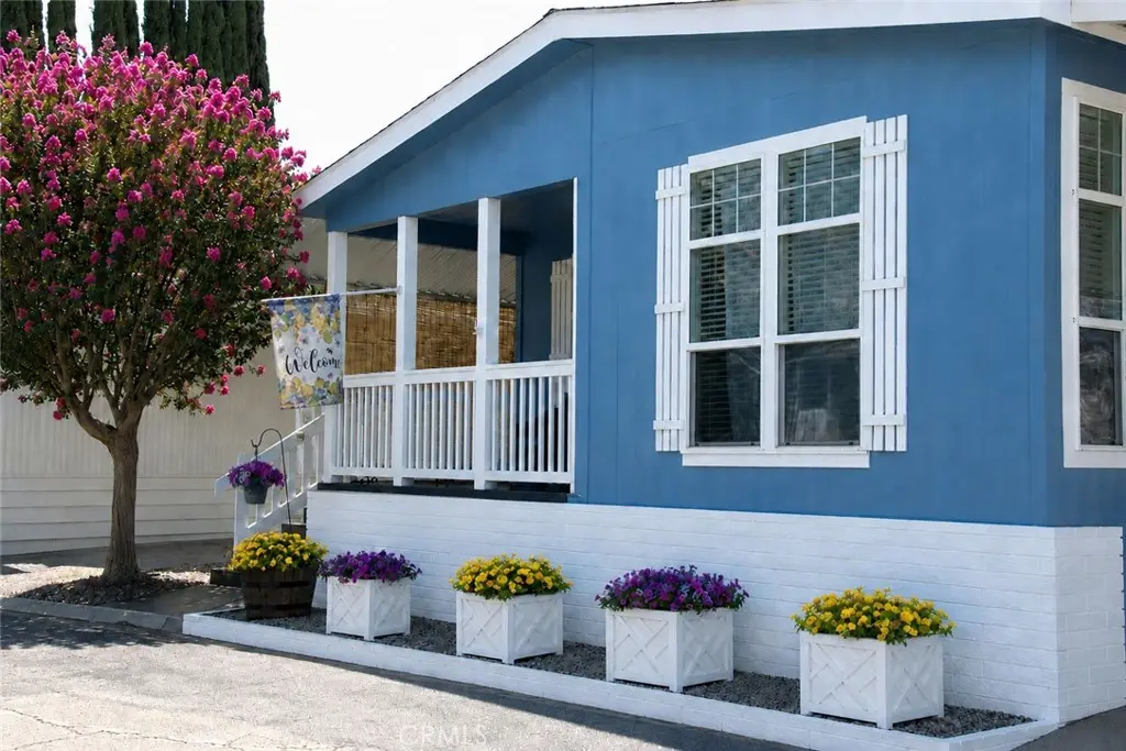 Manufactured In Park for sale at 6480 Katherine 63, Simi Valley, CA featuring 3 beds and 2 baths