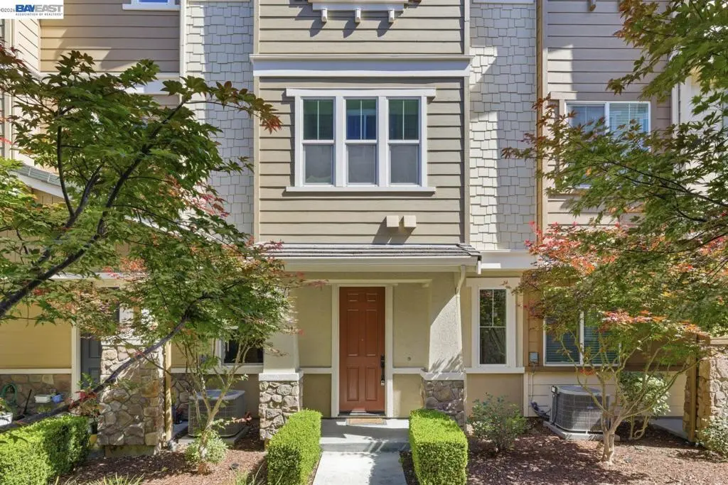 Condominium for sale at 6677 S Mariposa Ln, Dublin, CA featuring 3 beds and 3 baths