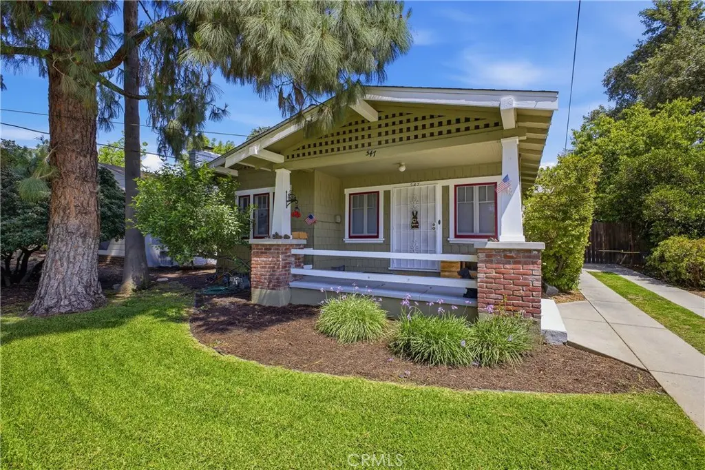 547 E Woodbury Road, Altadena, CA — listing photo 1