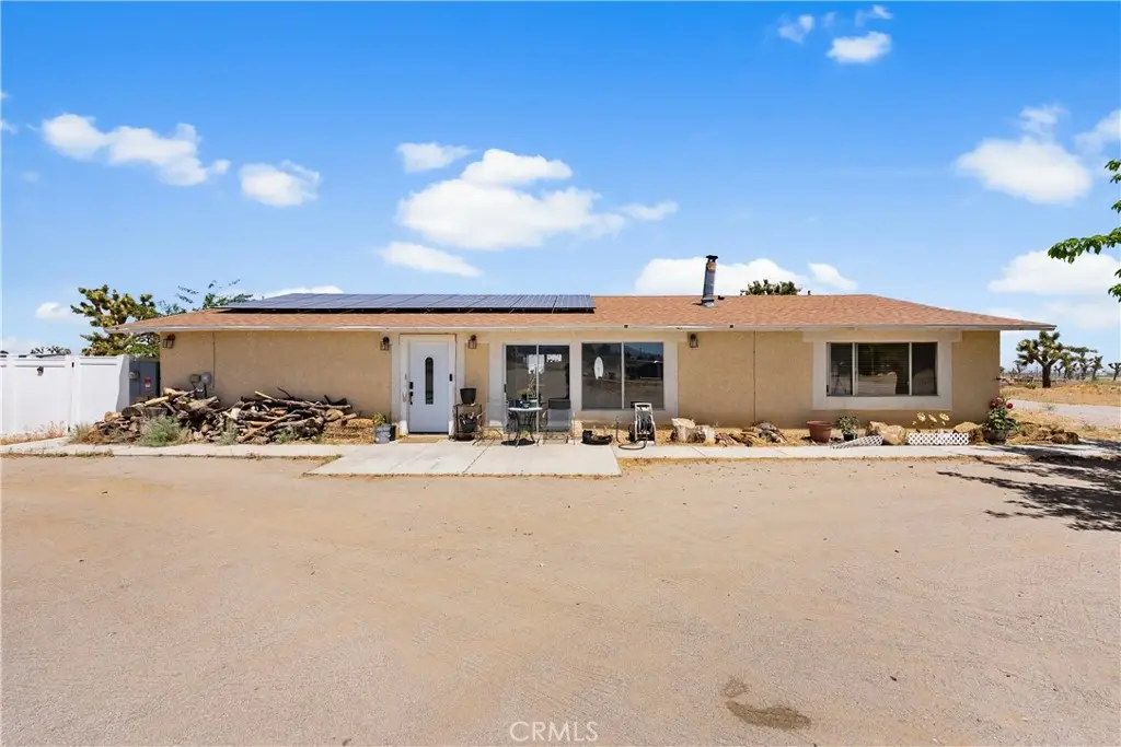 3104 Sacramento, Phelan, CA — listing photo 1