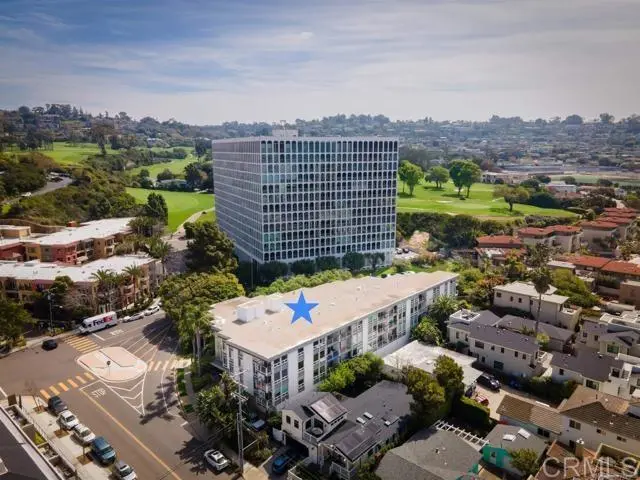 Condominium for rent at 935 Genter St 207, La Jolla, CA featuring 2 beds and 2 baths