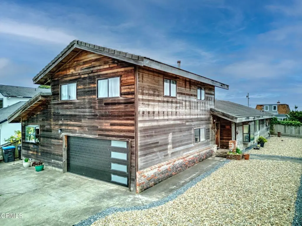 Single Family Residence for sale at 101 Ebbing Way, Fort Bragg, CA featuring 3 beds and 3 baths