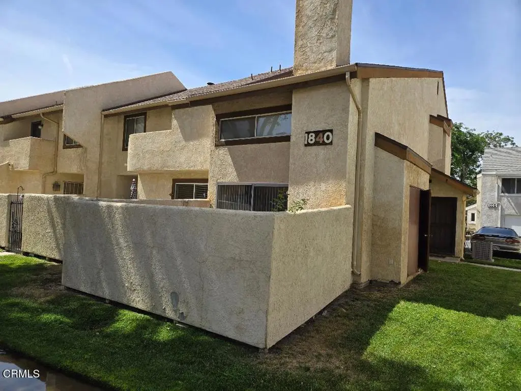 Condominium for sale at 1840 E Avenue J2 apt 7, Lancaster, CA featuring 1 bed and 2 baths