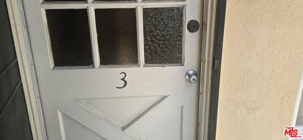 Residential Lease for rent at 2635 W Imperial Highway 3, Inglewood, Los Angeles County, CA featuring 2 beds and 1 bath