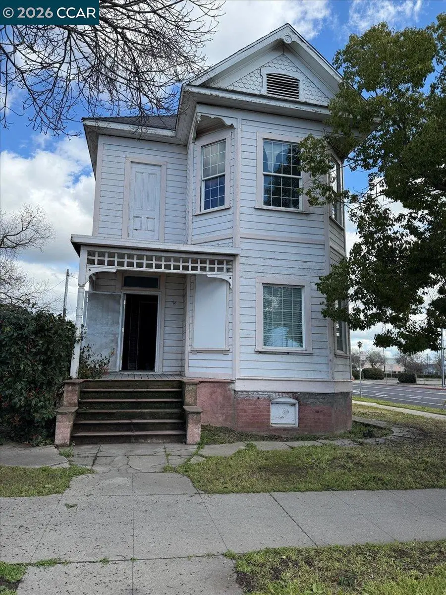 161 S 3Rd Ave, Oakdale, CA — listing photo 1