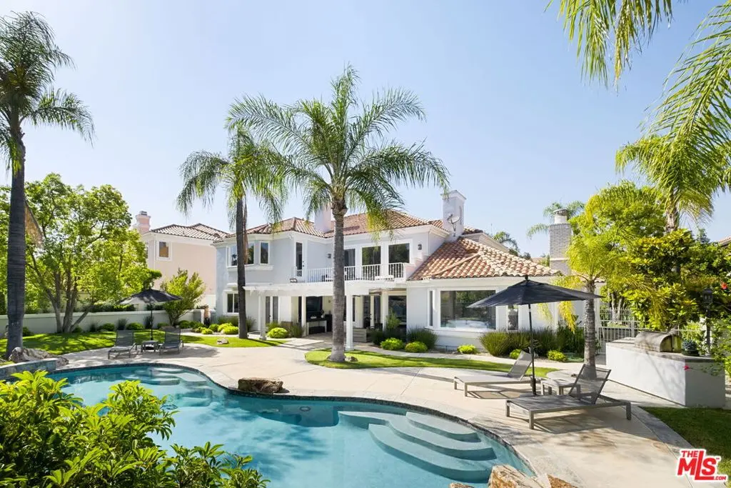 Single Family Residence for sale at 5325 Collingwood Circle, Calabasas, CA featuring 6 beds and 5 baths
