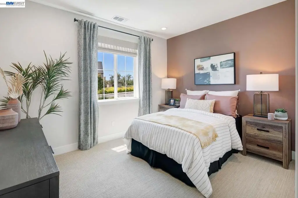 Single Family Residence for sale at 1306 Parkcrest Circle, Manteca, CA featuring 2 beds and 2 baths