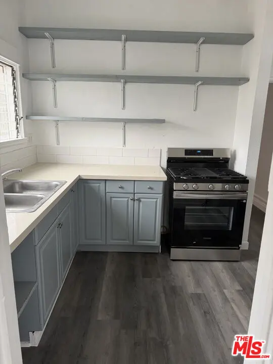 Residential Lease for rent at 3925 S Normandie Avenue, Los Angeles, Los Angeles County, CA featuring 1 bed and 1 bath