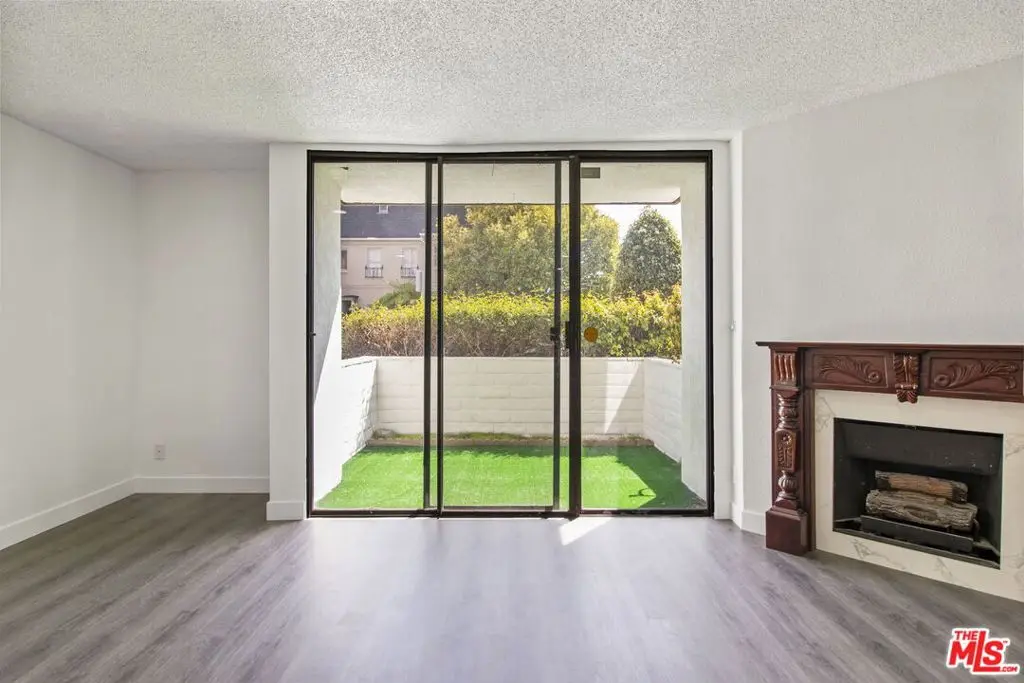 Residential Lease for rent at , Los Angeles, Los Angeles County, CA featuring 1 bed and 1 bath