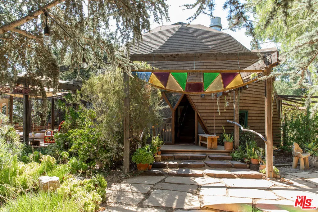 20269 Croydon Lane, Topanga, CA — listing photo 1