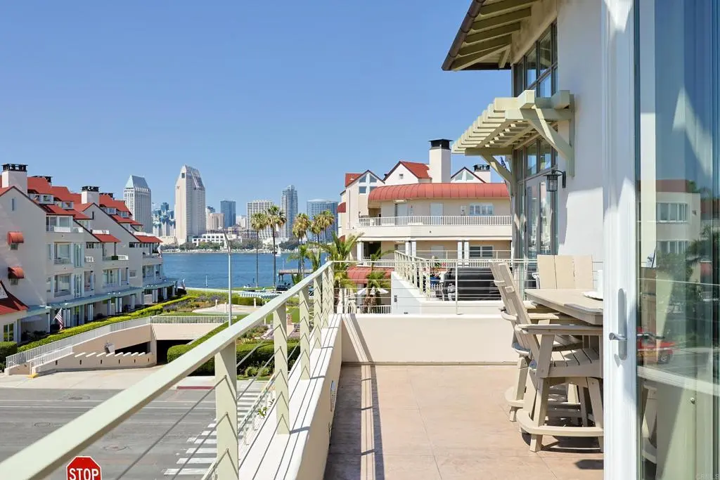 Residential Lease for rent at 1220 1st Street 303, Coronado, San Diego County, CA featuring 3 beds and 3 baths