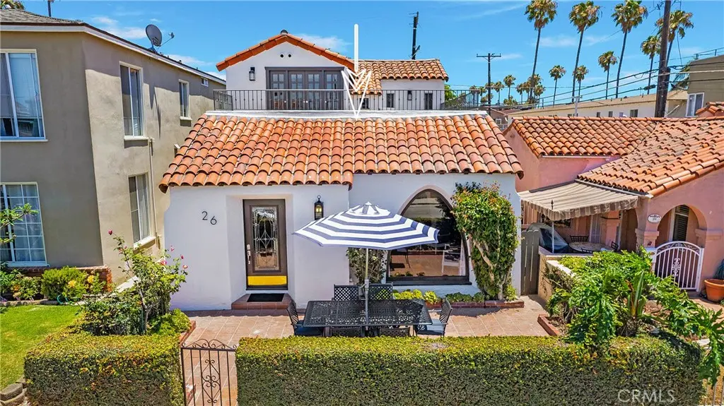 Single Family Residence for rent at 26 La Verne, Long Beach, CA featuring 4 beds and 2 baths