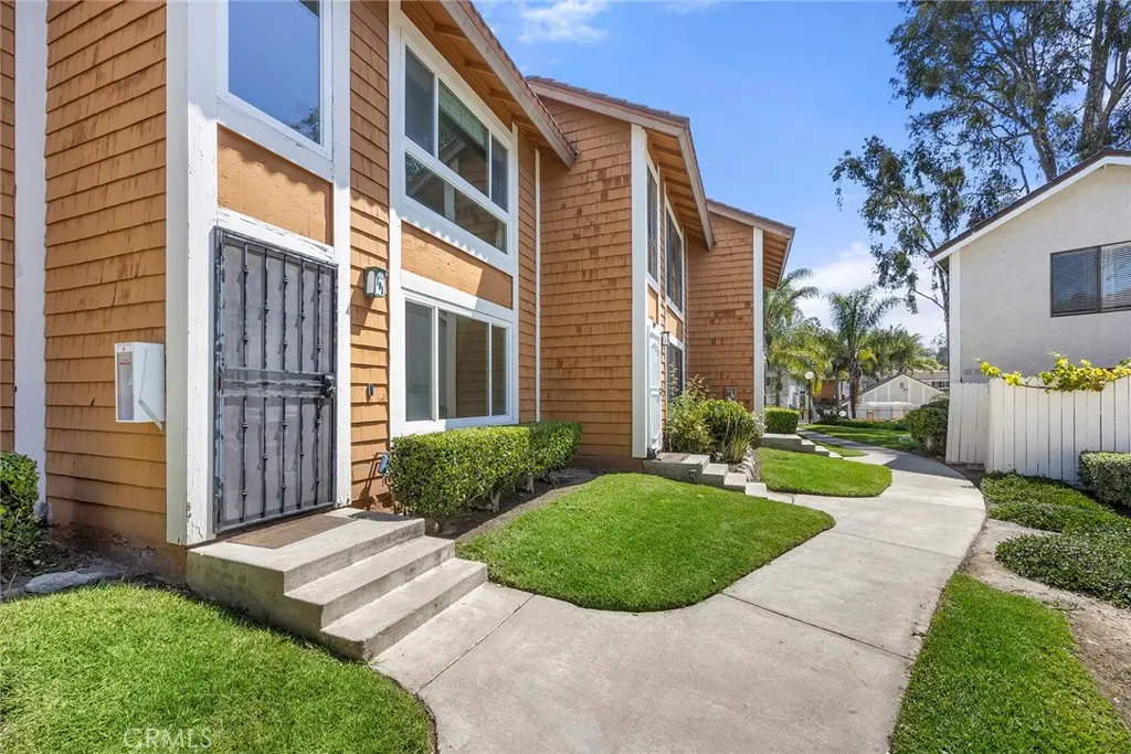 25885 Trabuco 101, Lake Forest, CA — listing photo 1