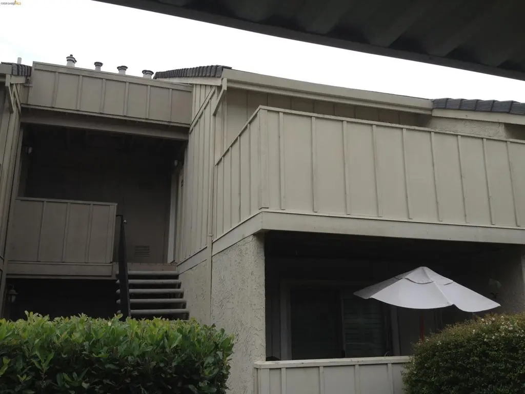 Condominium for sale at 2209 Lakeview Cir, Pittsburg, CA featuring 2 beds and 2 baths