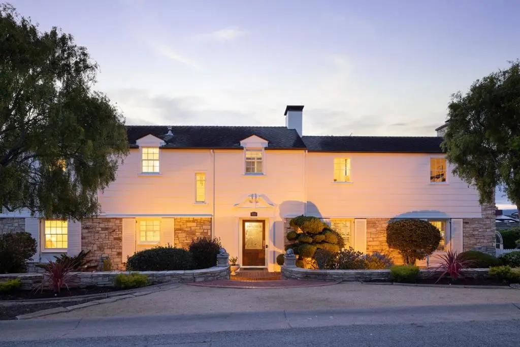 888 Del Monte Boulevard, Pacific Grove, CA — listing photo 1