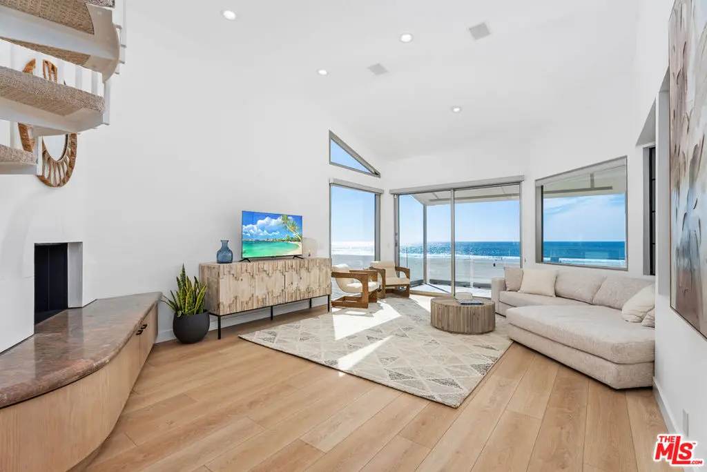 4 Jib Street 13, Marina Del Rey, CA — listing photo 1